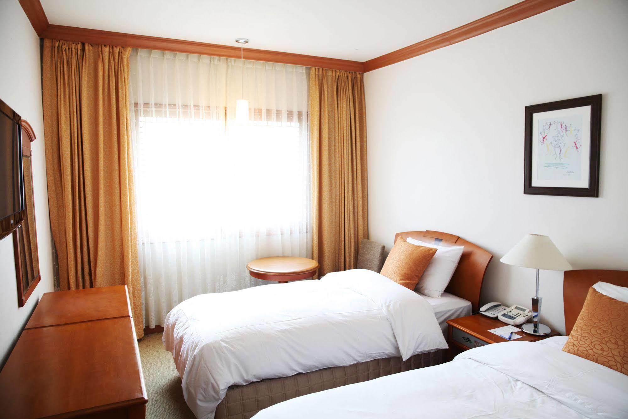 Admiral Hotel Geoje Exterior photo